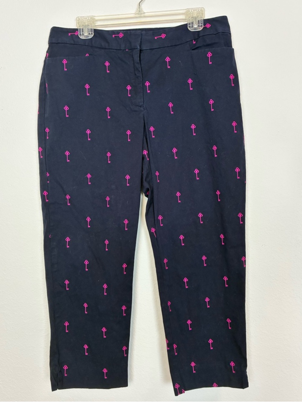 Talbots 🗝️Unusual Curvy Cut Navy Pants w/ Hot Pink Key Embroidery🗝️pockets